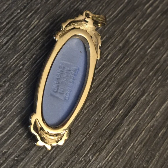 Vintage 9k Gold fill Wedgwood Cameo Pendant - Picture 6 of 6